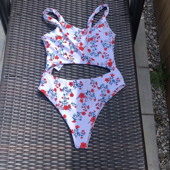 Brand New Never Worn Shein Bathing Suit - Picture 3 of 3